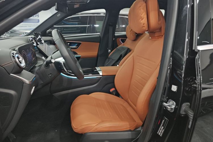 Used Mercedes-Benz GLC 2023 Facelift GLC 260 L 4MATIC Luxury Version 7-Seater