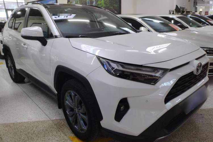 Used Toyota RAV4 2023 2.0L CVT Two-Wheel Drive Fashion Plus Edition
