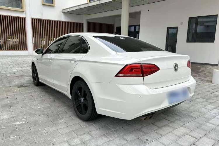 Used Volkswagen Lamando 2017 230TSI DSG Fashion Edition
