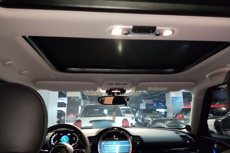 Used  Clubman 2023 1.5T COOPER Connoisseur
