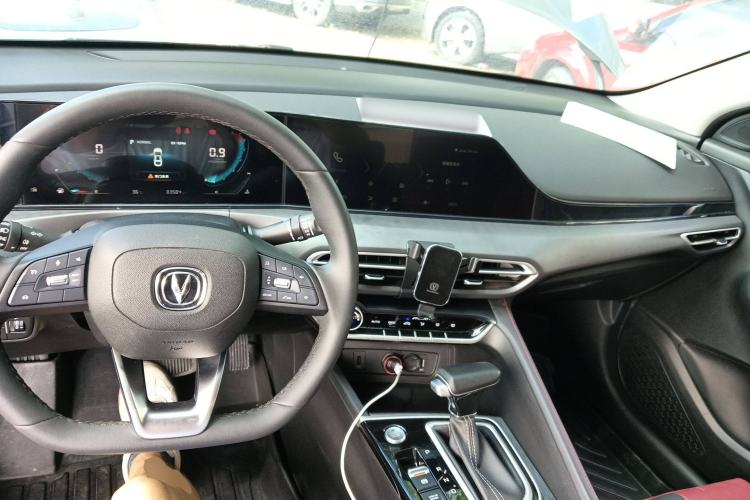 Used Changan Eado 2021 PLUS Blue Whale NE 1.4T GDI DCT Prestige Model
