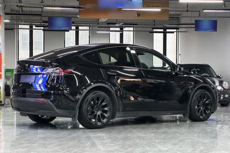 Used Tesla Model Y 2022 Long-Range All-Wheel-Drive Version
