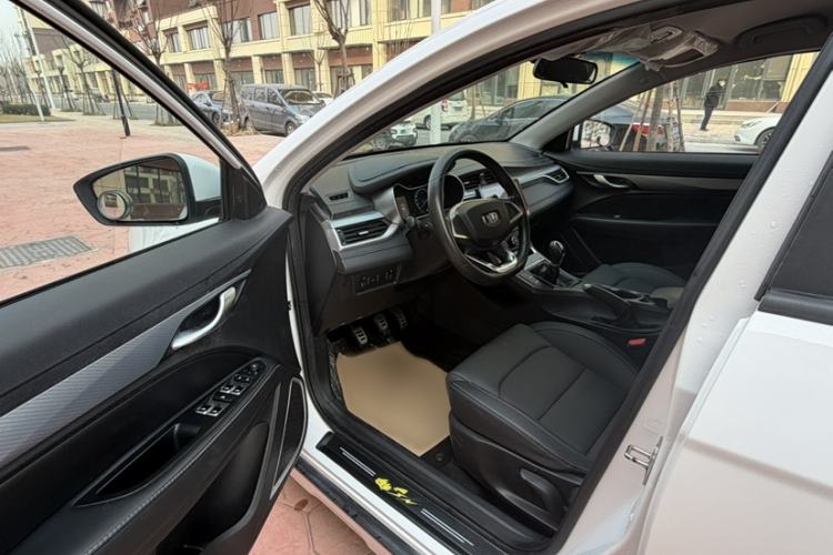 Used Geely Auto Vision S1 2019 Upgraded Model 1.5L Manual Happiness Edition
