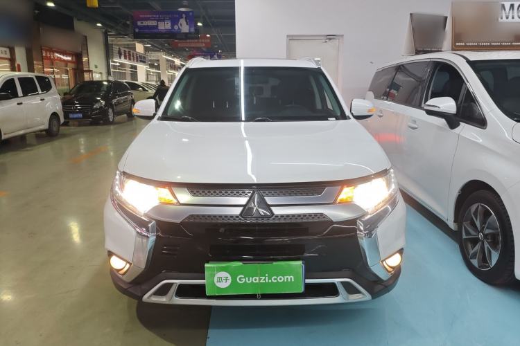 Used Mitsubishi Outlander 2019 2.0L Two-Wheel Drive Comfort Edition 5 Seats China VI Standard
