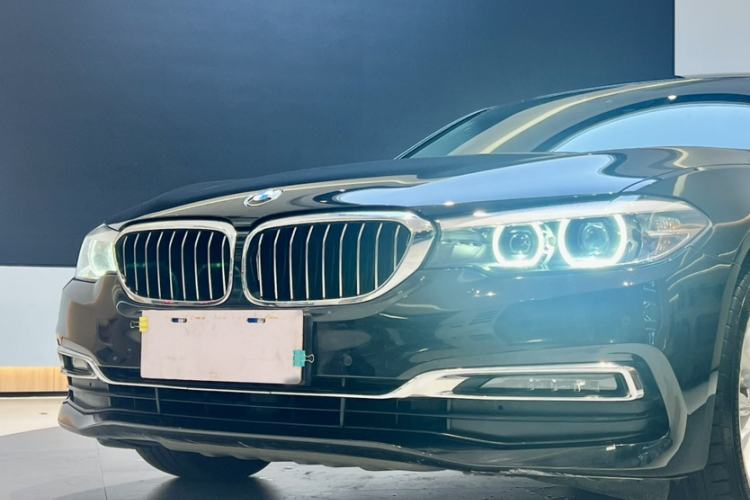 Used BMW 5 Series 2019 525Li Luxury Package
