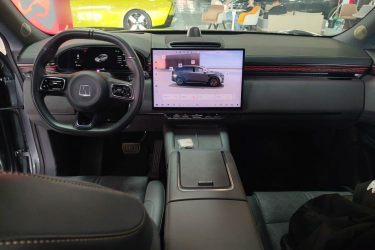 Used Zeekr 7X 2025 100 kWh Long-Range Rear-Wheel Drive with Intelligent Driving Features