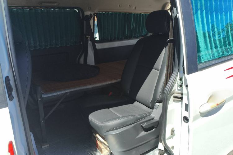 Used Jinbei Gold Hiace M Classic 2022 1.5L Travel Lion Passenger Van 7 Seats
