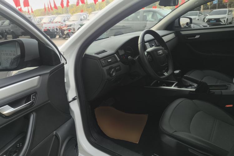 Used Qoros 3 2016 Urban SUV 1.6T Automatic Zhiyue Model
