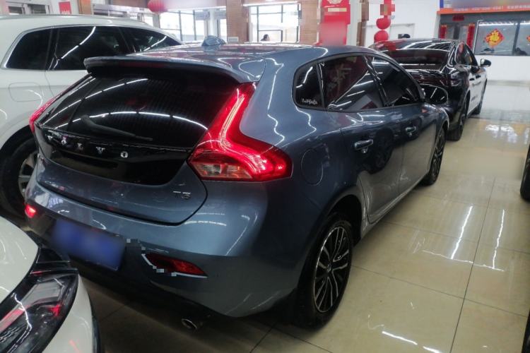Used Volvo V40 2017 T3 Zhiyi Edition