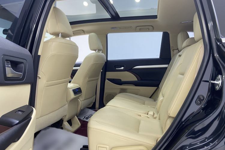 Used Toyota Highlander 2015 2.0T Four-Wheel Drive Luxury Edition 7-Seater
