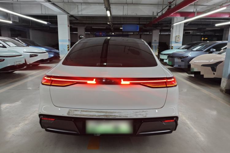 Used Geely Galaxy E8 2024 665 km Range Rear-Drive Starship Long-Range Version
