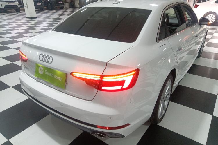 Used Audi A4L 2018 30th Anniversary Edition 40 TFSI Fashion Model
