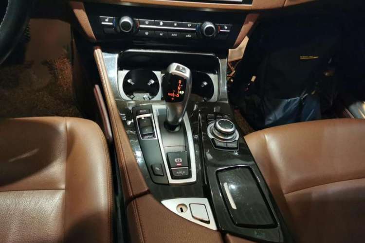 Used BMW 5 Series 2014 525Li Leading Model
