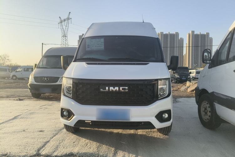 Used JMC Fushun 2025 2.0T 8AT Diesel Mid-Roof Mid-Height Commercial Multi-Purpose 7-Seater Passenger Vehicle
