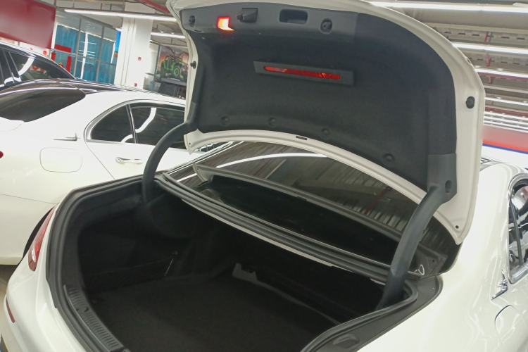 Used Mercedes-Benz E-Class 2019 E 300 L Sporty and Stylish Model
