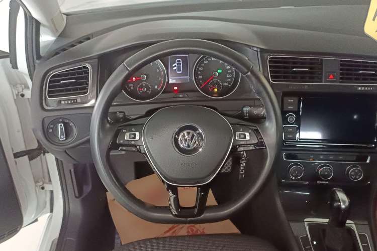 Used Volkswagen Golf 2019 280TSI DSG Comfort Version China VI Standard
