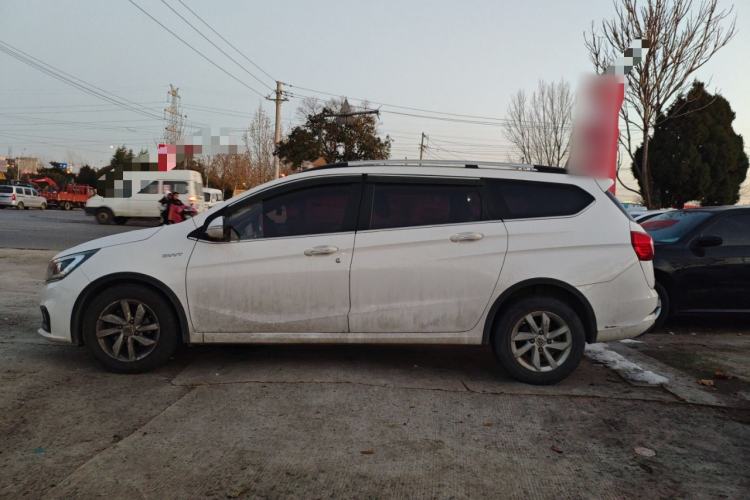 Used Baojun 310W 2017 1.5L Manual Fashion Model China V
