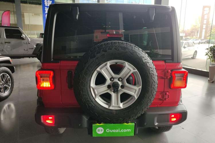 Used  Wrangler 2019 2.0T Sahara 4-Door Version China V Standard
