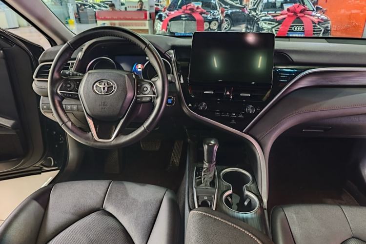 Used Toyota Camry 2021 2.0G Luxury Edition
