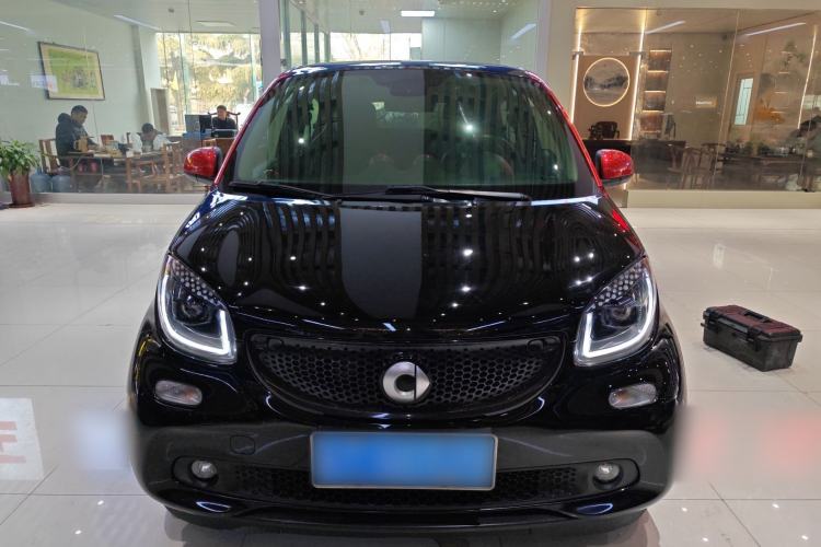 Used  forfour 2016 1.0L 52 kW Passion Edition
