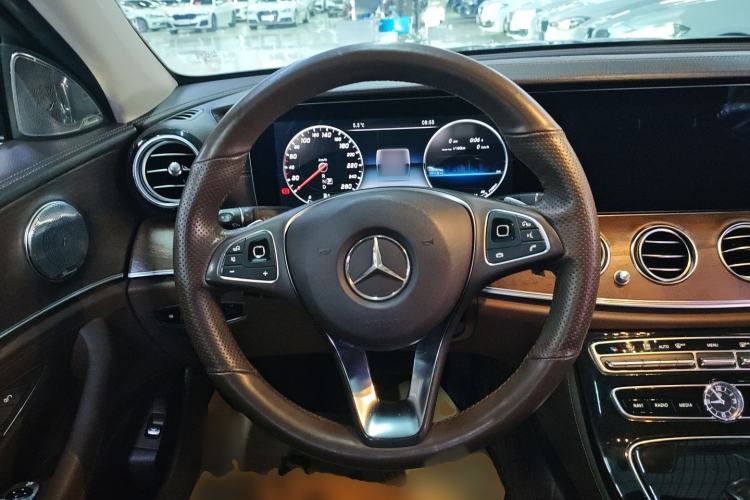 Used Mercedes-Benz E-Class 2016 E 200 L
