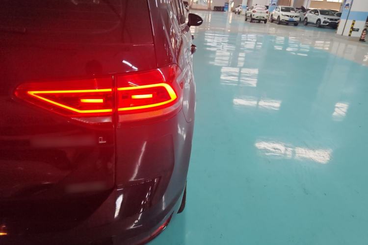 Used Volkswagen Touran 2018 Volkswagen Touran L 280TSI DSG Comfort Edition 7 Seats China VI Standard