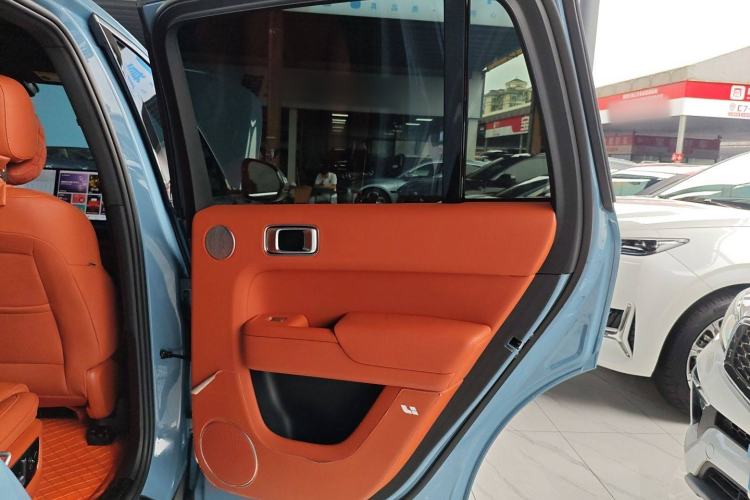 Used Li Auto L8 2023 Pro Model
