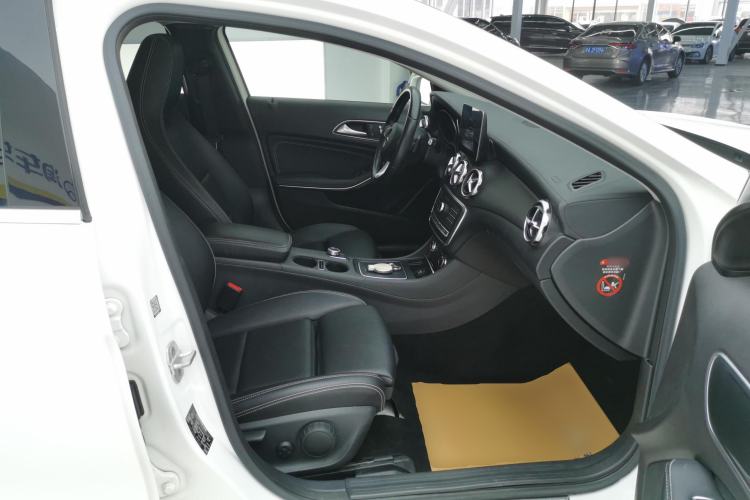 Used Mercedes-Benz GLA 2017 GLA 220 4MATIC Fashion Model
