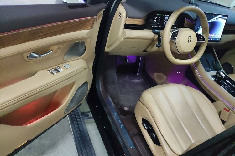 Used Hima AITO M7 2024 1.5T Rear-Drive Plus Version 5 Seats
