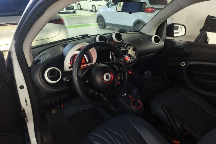 Used  fortwo 2018 1.0L 52kW Hardtop Dynamic Version China V
