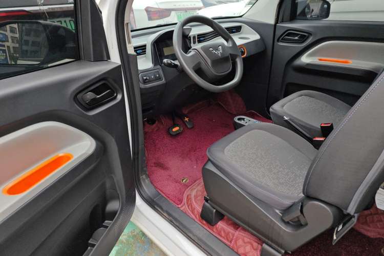 Used Wuling Hongguang MINIEV 2022 Easy Version Lithium Iron Phosphate
