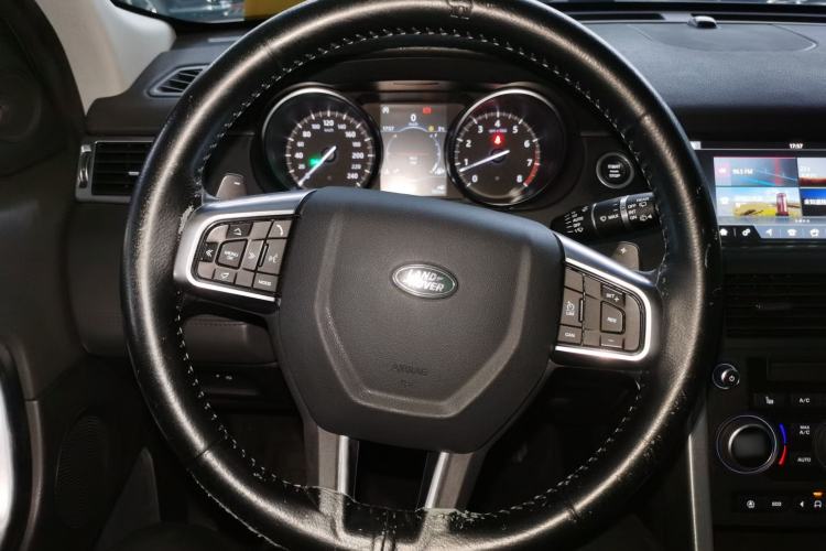 Used Land Rover Discovery Sport 2018 240 PS HSE LUXURY Edition
