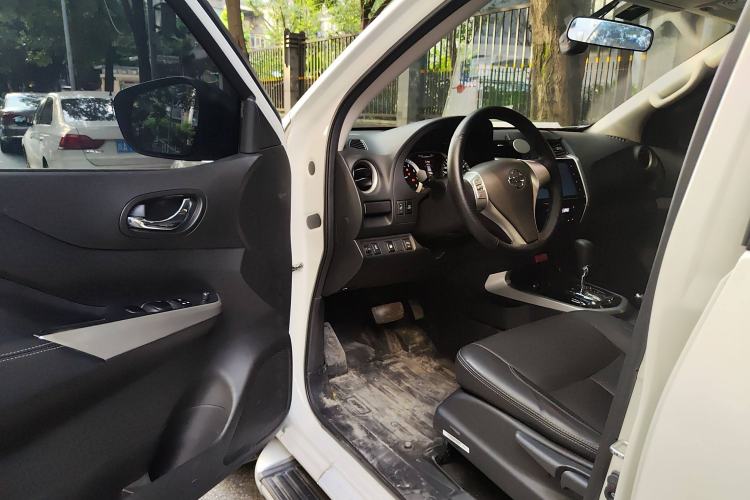 Used Nissan Terra 2020 2.5L XL Upper Automatic Two-Wheel Drive Luxury Edition
