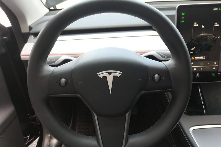 Used Tesla Model Y 2023 Long-Range All-Wheel-Drive Version
