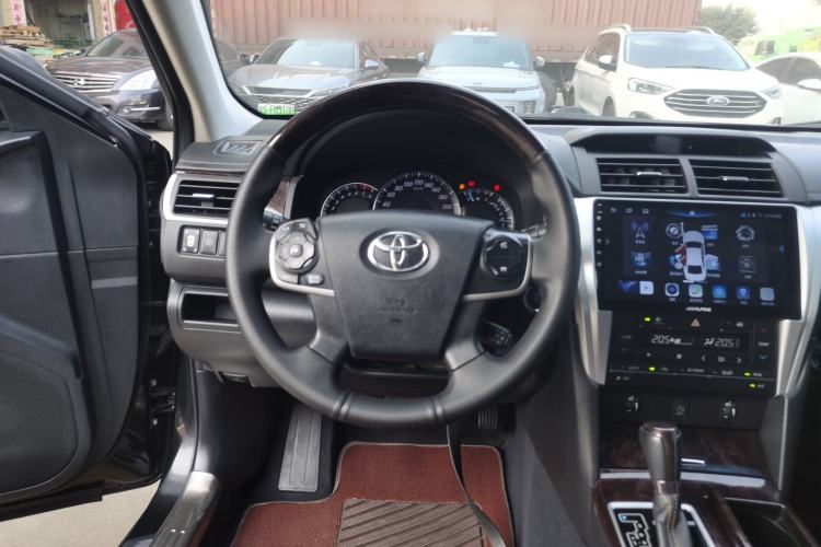Used Toyota Camry 2016 2.5G 10th Anniversary Deluxe Navigation Edition
