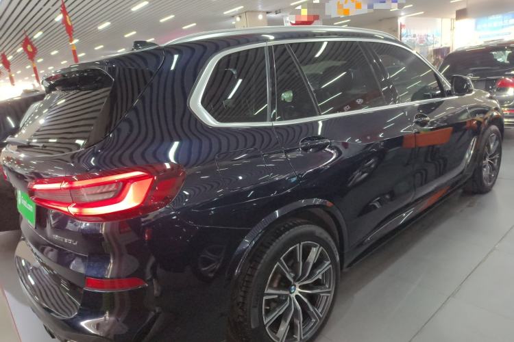 Used BMW X5 2022 Restyled xDrive 30Li Luxury Version M Sport Package
