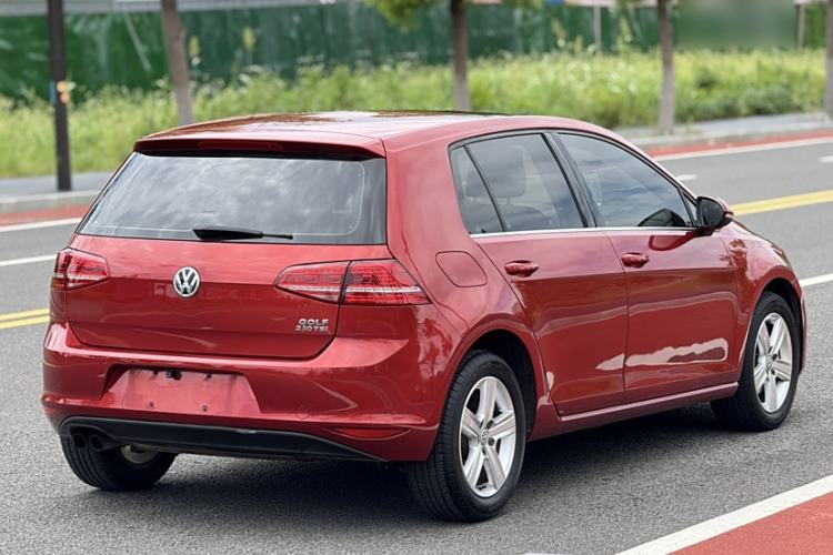 Used Volkswagen Golf 2016 230TSI Automatic Comfort Version
