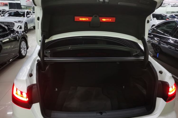 Used Audi A4L 2022 40 TFSI Luxury Dynamic Model
