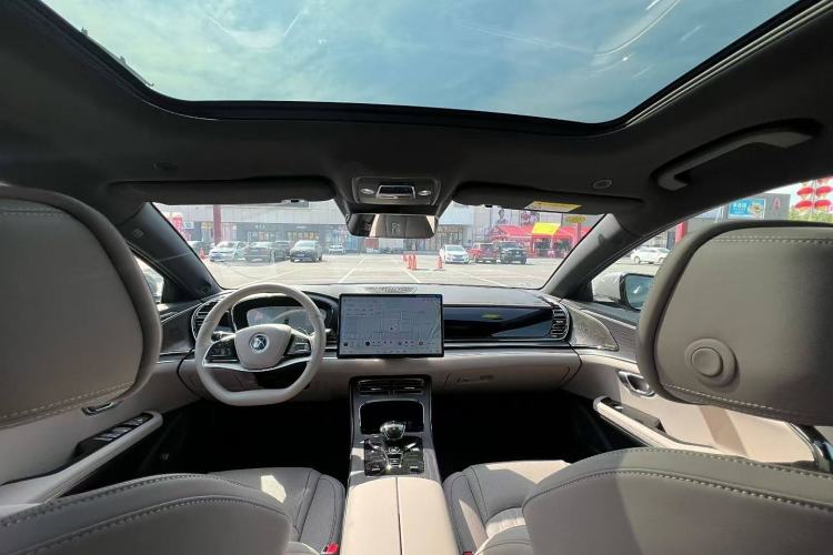 Used BYD Han 2025 DM-i Intelligent Driving Edition 125KM LiDAR Flagship Model
