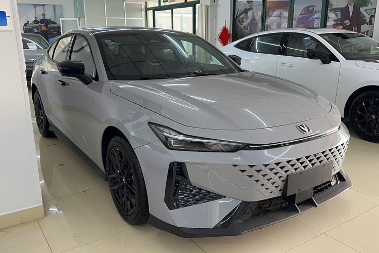 Used Changan UNI-V 2024 1.5T Prestige Edition
