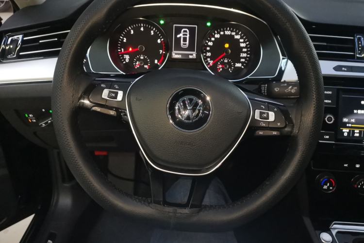 Used Volkswagen Magotan 2018 330TSI DSG Advanced Model
