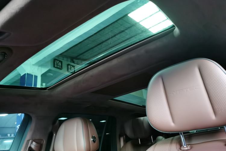 Used  HL 2025 700 Ultra Six-Seater All-Wheel-Drive LiDAR Version
