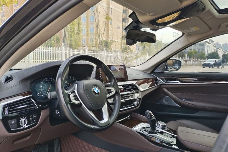 Used BMW 5 Series 2019 525Li Luxury Package
