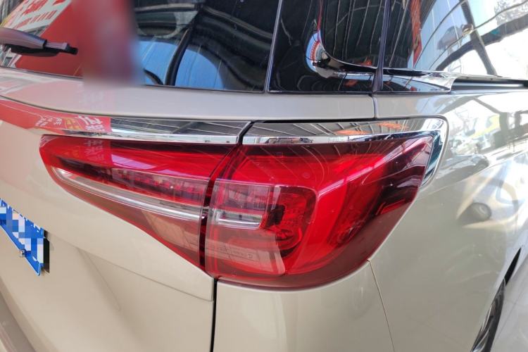 Used Buick GL8 2022 ES Landtrek 653T Luxury Edition