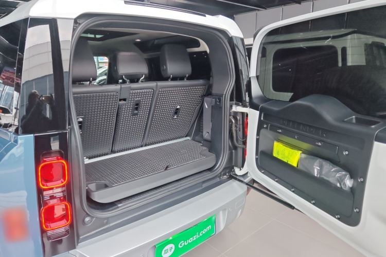 Used Land Rover Defender 2024 90 3.0T P400 HSE
