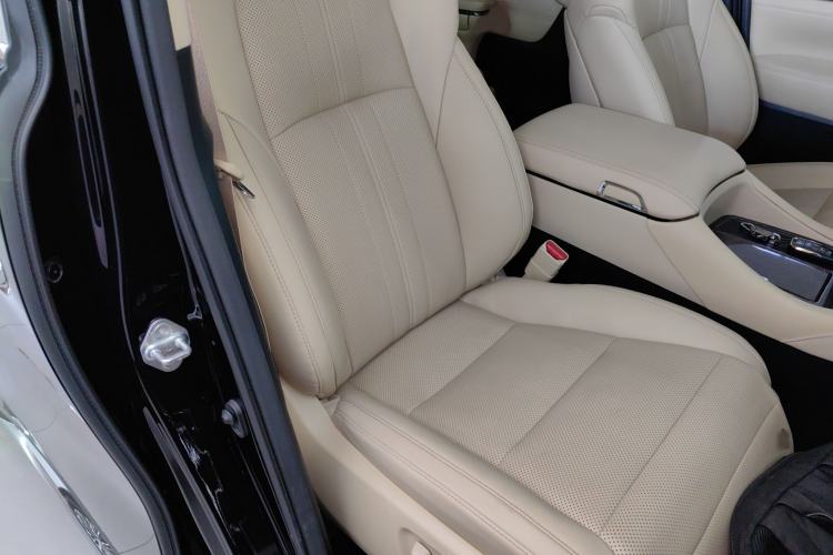 Used Toyota Vellfire 2023 Crown Dual-Engine 2.5L HV Ultimate Edition
