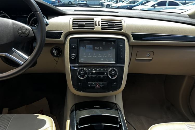 Used Mercedes-Benz R-Class 2017 R 320 4MATIC Business Edition Prestige Model