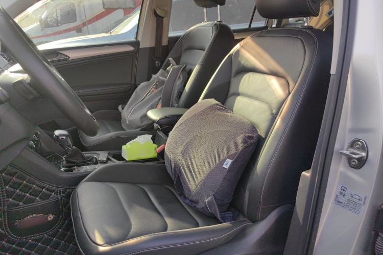 Used Volkswagen Tiguan L 2019 330TSI Automatic Two-Wheel Drive Smart Luxury Version China VI Standard
