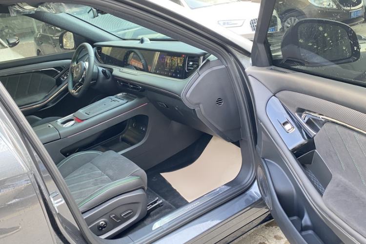 Used VOYAH FREE 2025 318 259 km All-Wheel-Drive Exploration Edition
