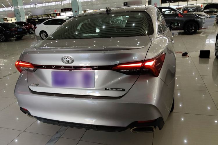 Used Toyota Avalon 2019 2.5L Touring Premium Version China VI Standard
